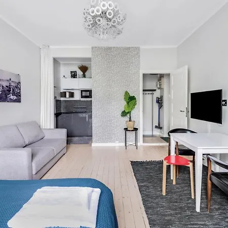 Compact Studio For 4 Trendy Kallio Travellers * 헬싱키